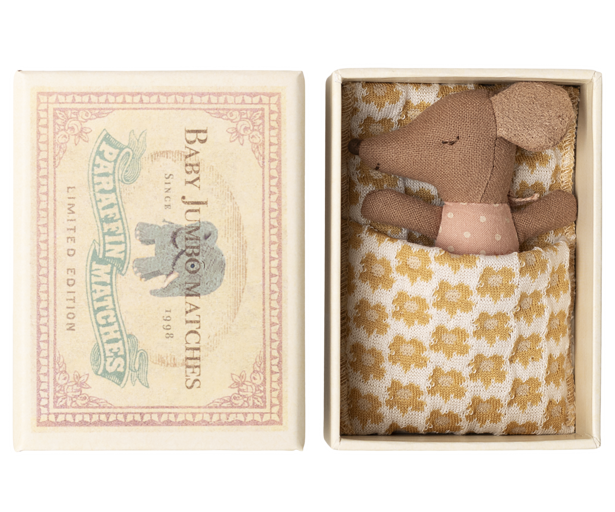Sleepy / wakey babymus i tändsticksask – Rosa