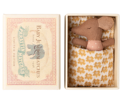 Sleepy / wakey babymus i tändsticksask – Rosa